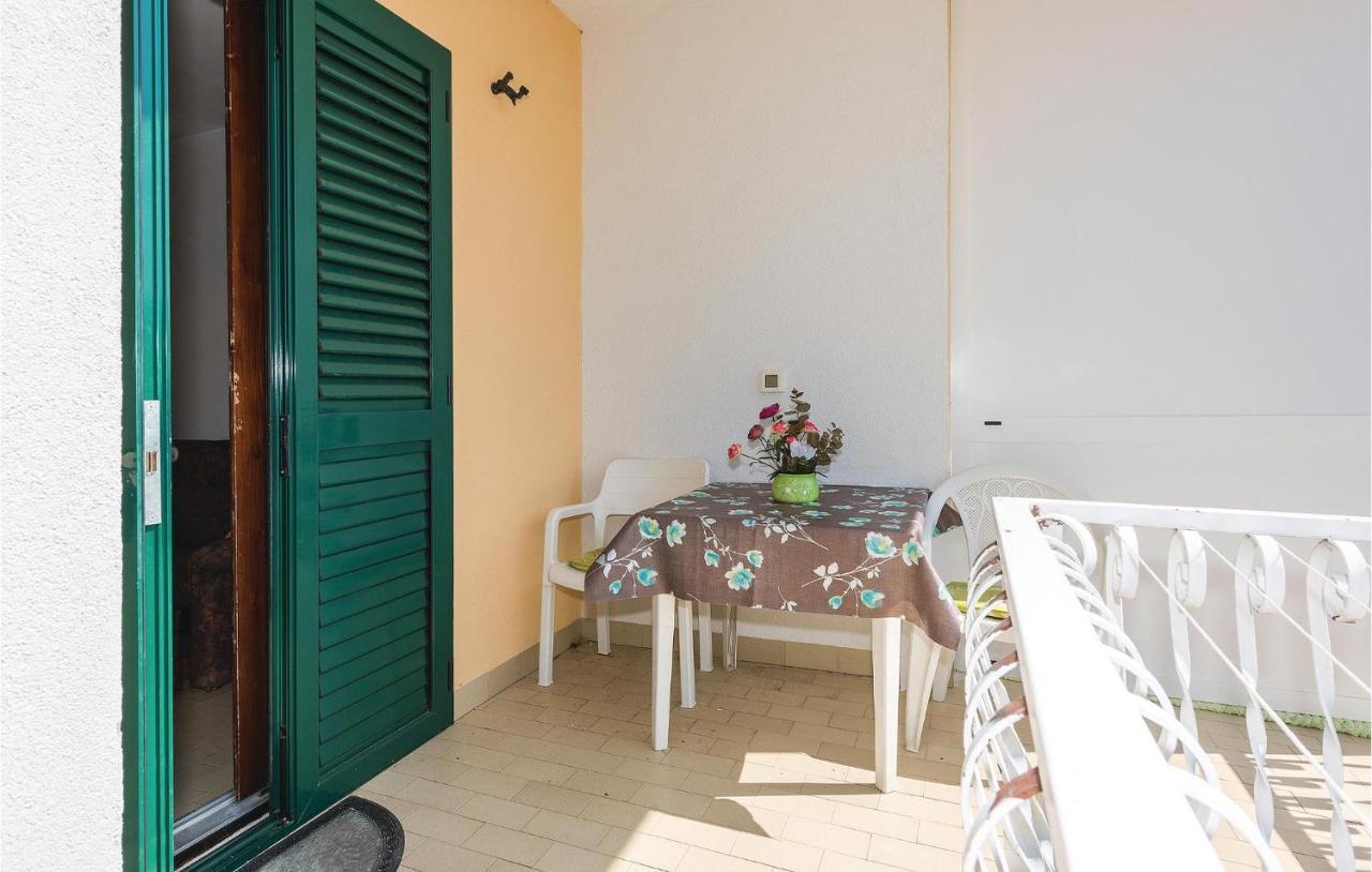 Beautiful Apartment In Rogoznica With Wifi Luaran gambar