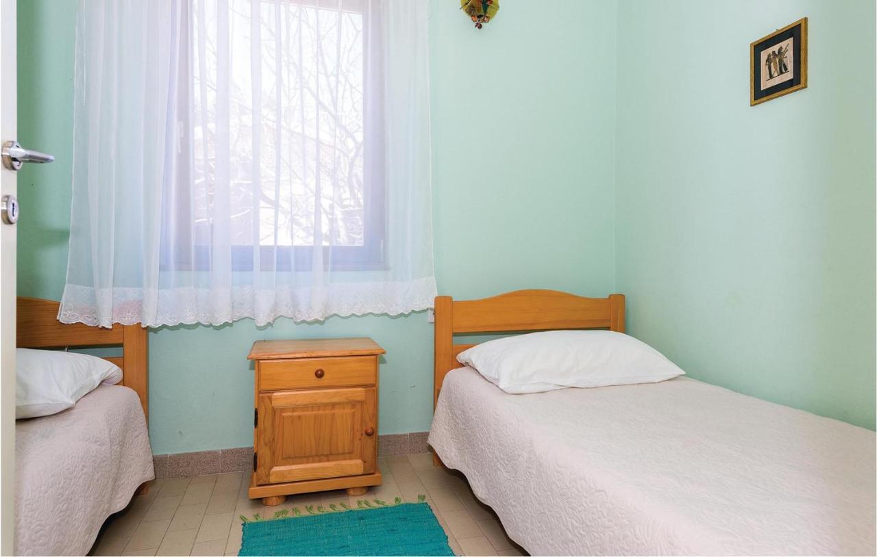 Beautiful Apartment In Rogoznica With Wifi Luaran gambar