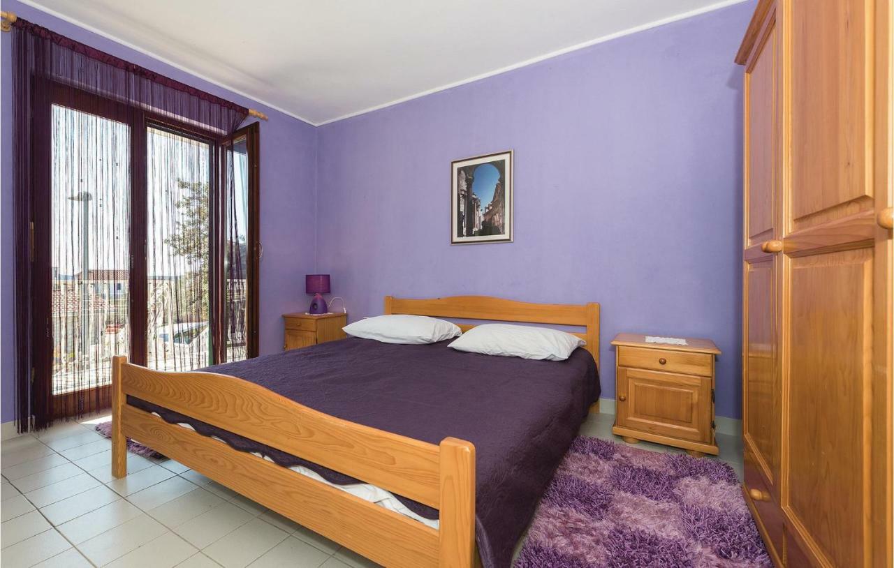 Beautiful Apartment In Rogoznica With Wifi Luaran gambar